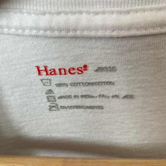 ⭐️FREE in  BUNDLE ⭐️ basic white Tshirt - Picture 3 of 3